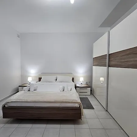 Ruby Heaven Apartment