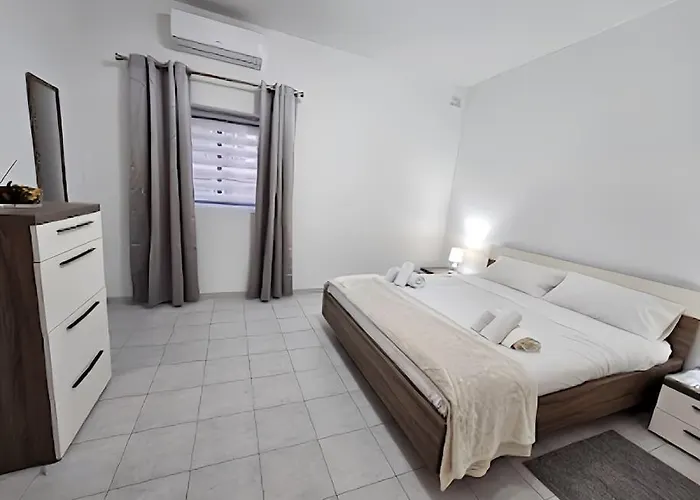 Ruby Heaven * St. Paul's Bay